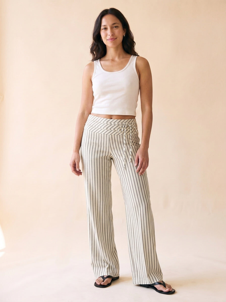 Women's High-Waisted Wide-Leg Pant in Off-White - model