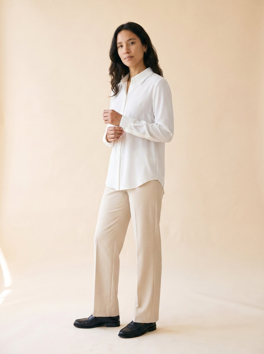 Women's Relaxed Long-Sleeve Shirt in White - model