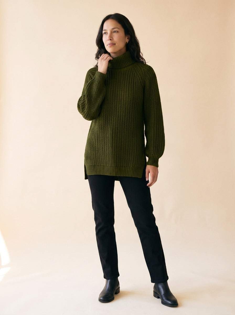 Women's Split-Hem Turtleneck Sweater in Dark Green - model