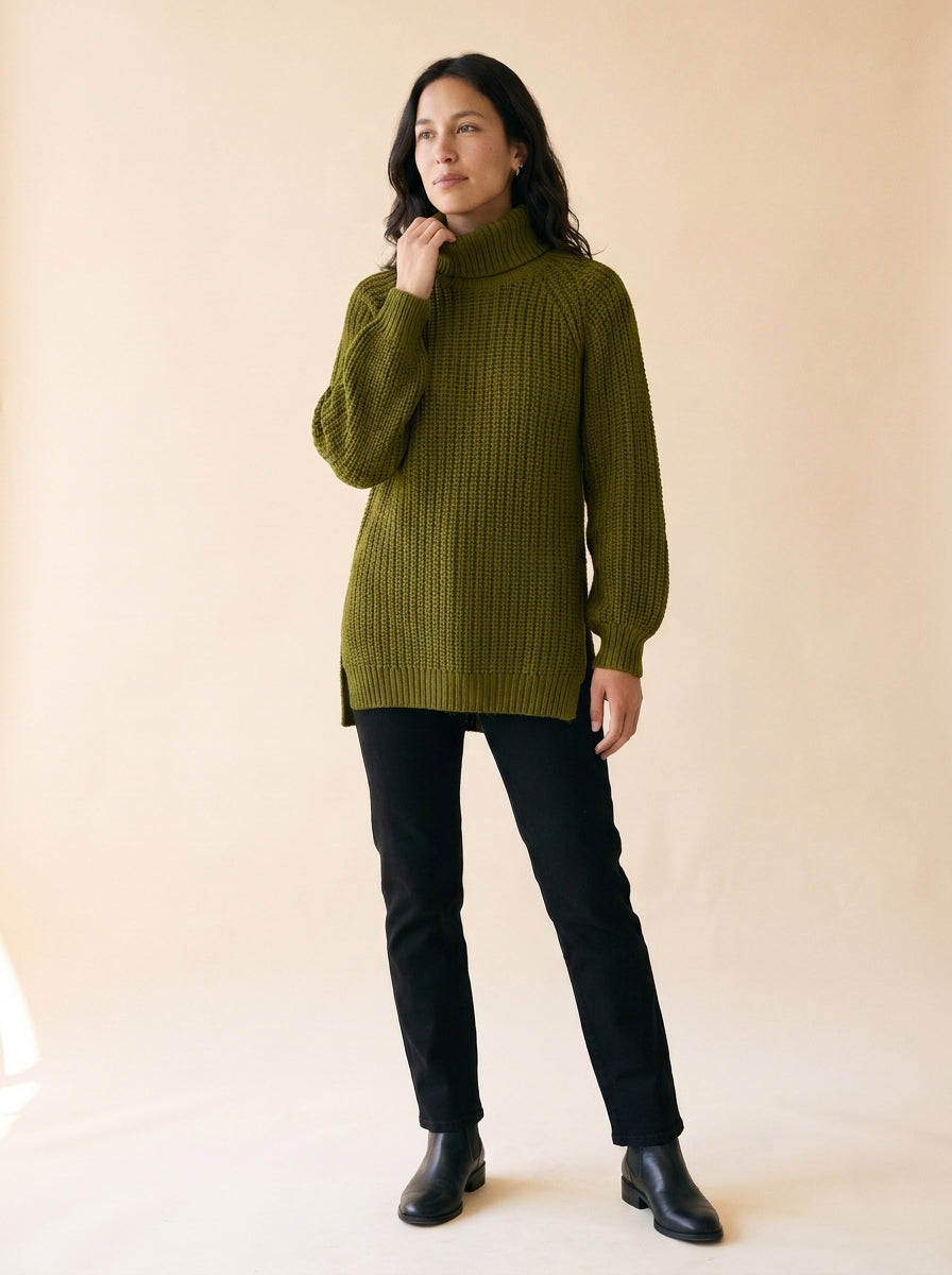 Women's Split-Hem Turtleneck Sweater in Green - model