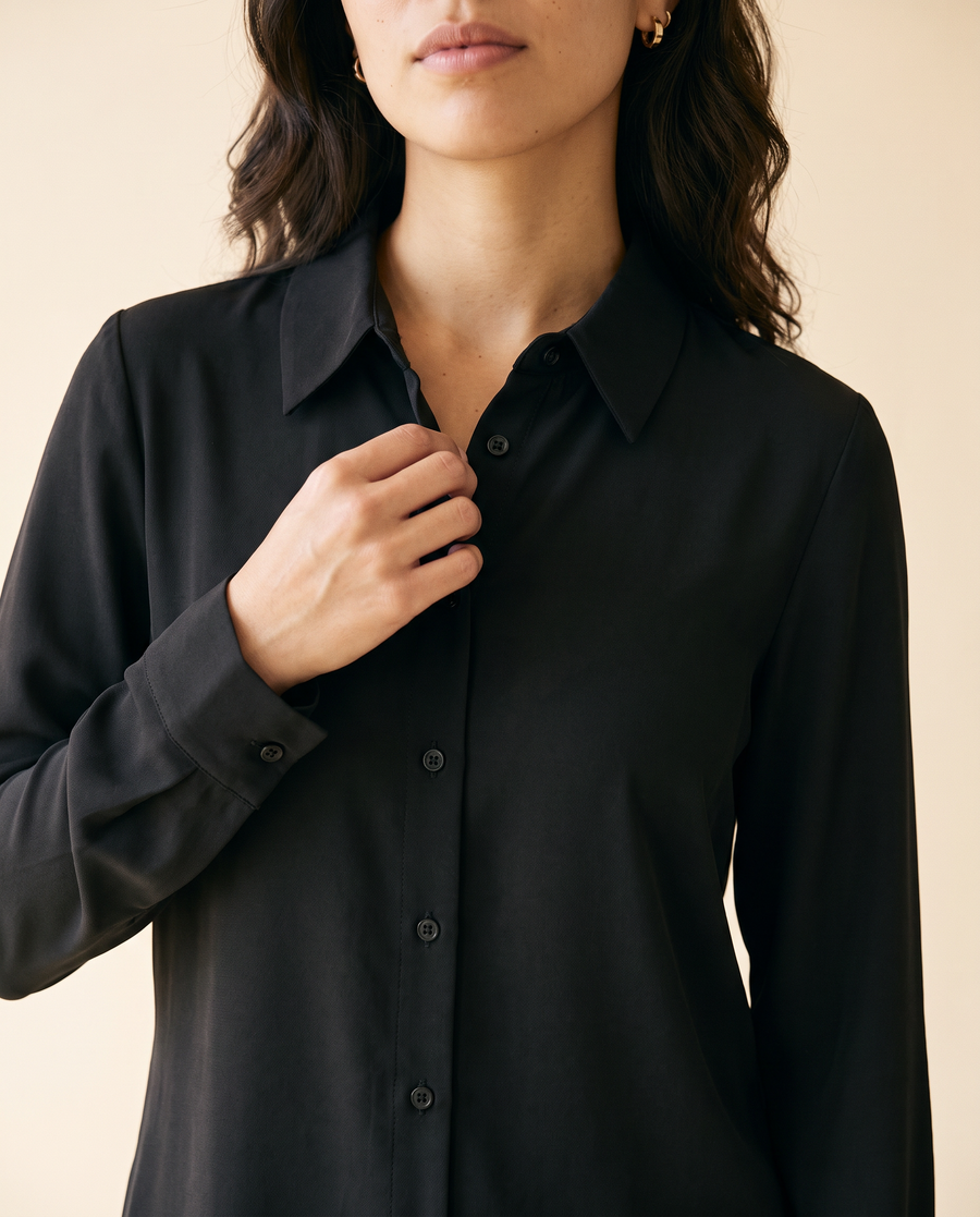 Women's Relaxed Long-Sleeve Shirt in Black - detail