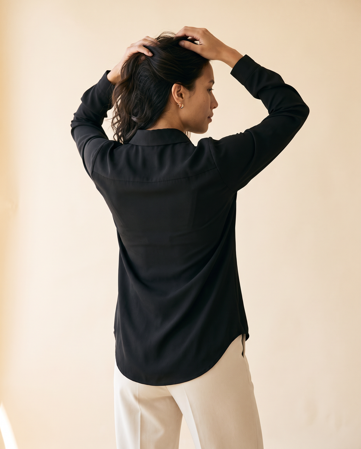 Women's Relaxed Long-Sleeve Shirt in Black - model second view