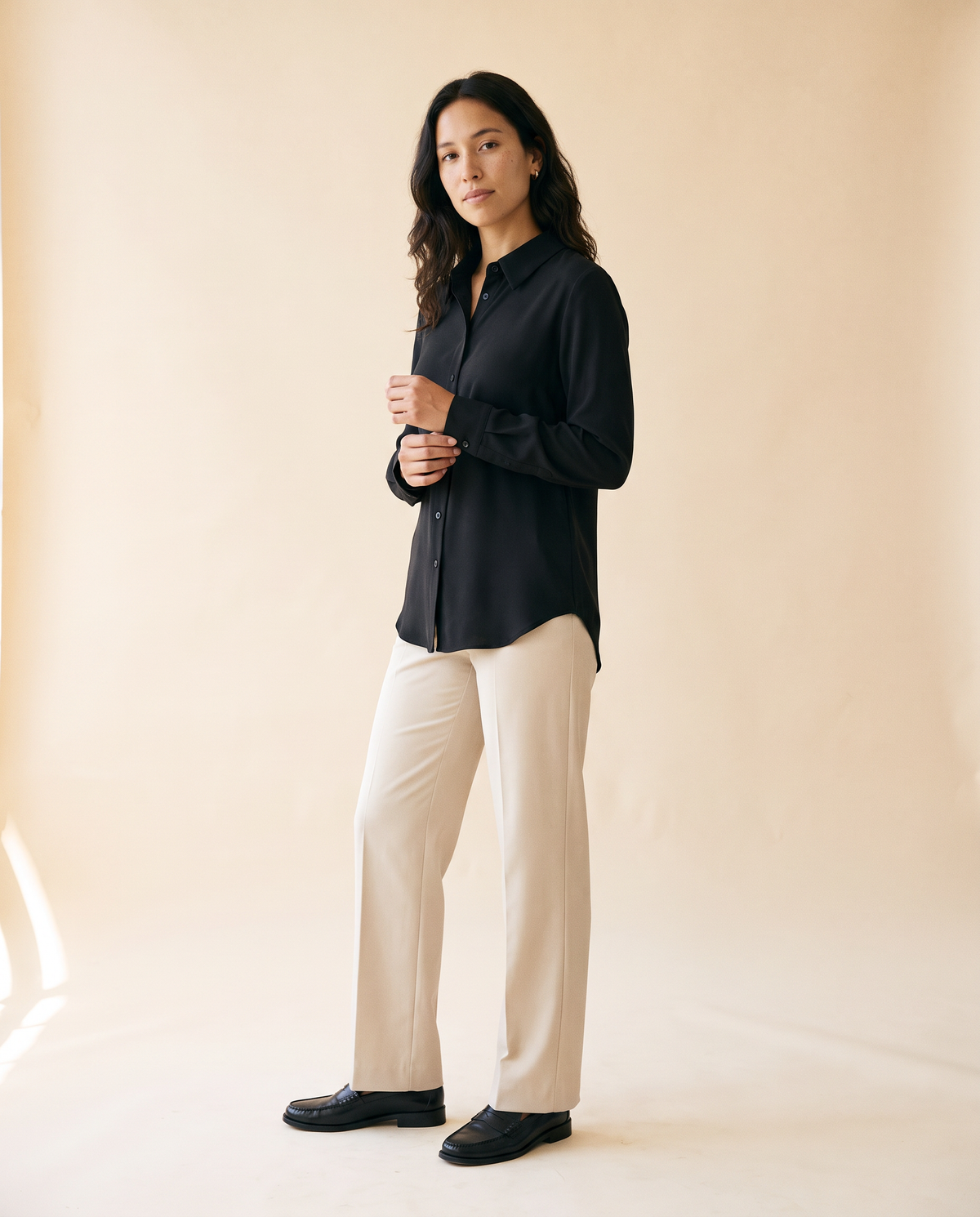 Women's Relaxed Long-Sleeve Shirt in Black - model front view